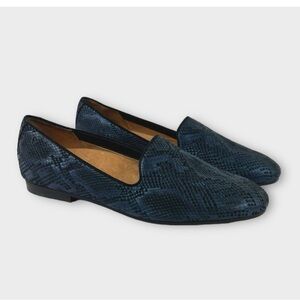 Vionic Willa II Loafer in Navy Snake Print Size 9 WIDE